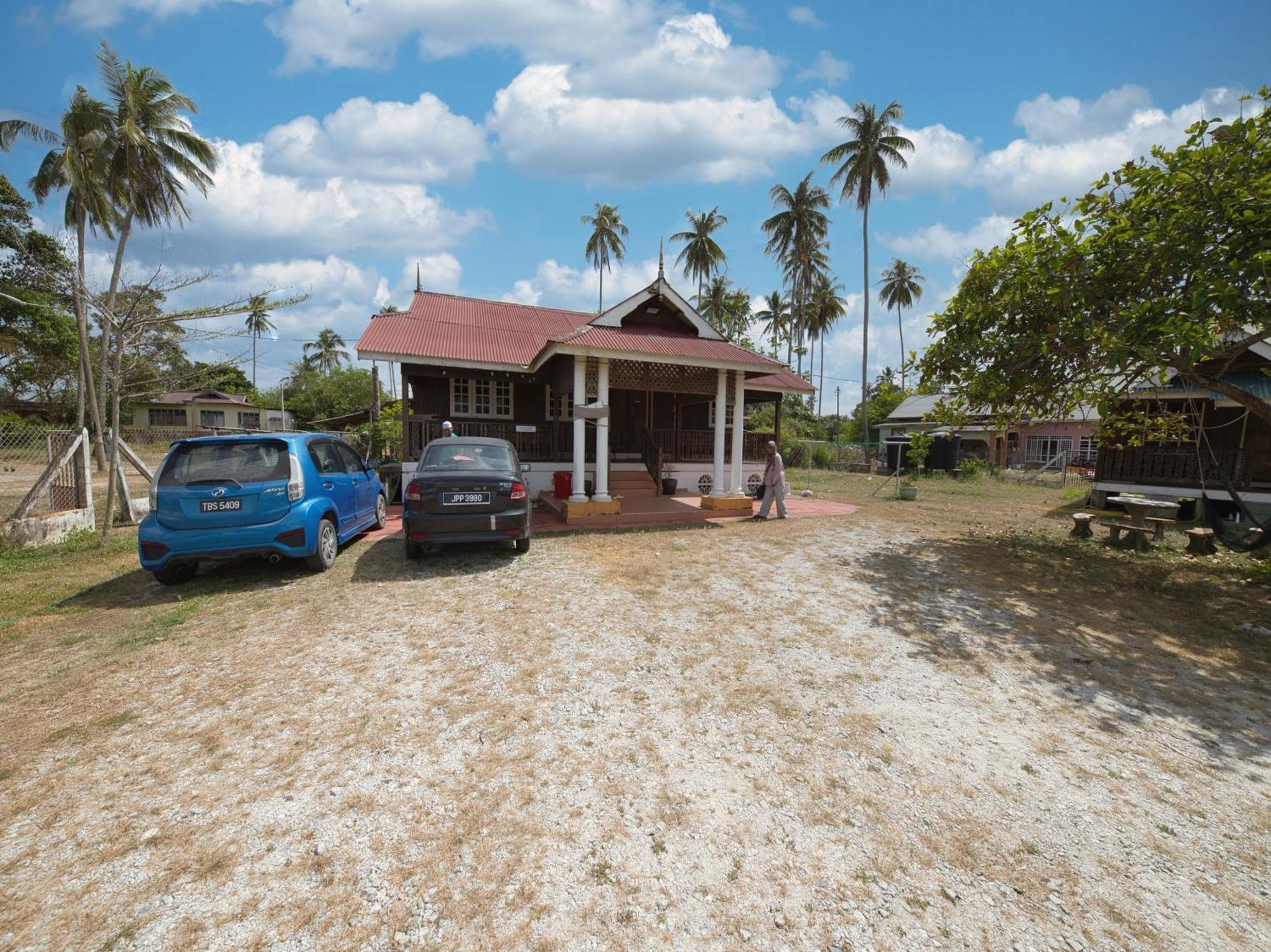 קמפונג גונג בדק Oyo 90968 Teratak Samuderakita, Chalet & Guesthouse מראה חיצוני תמונה