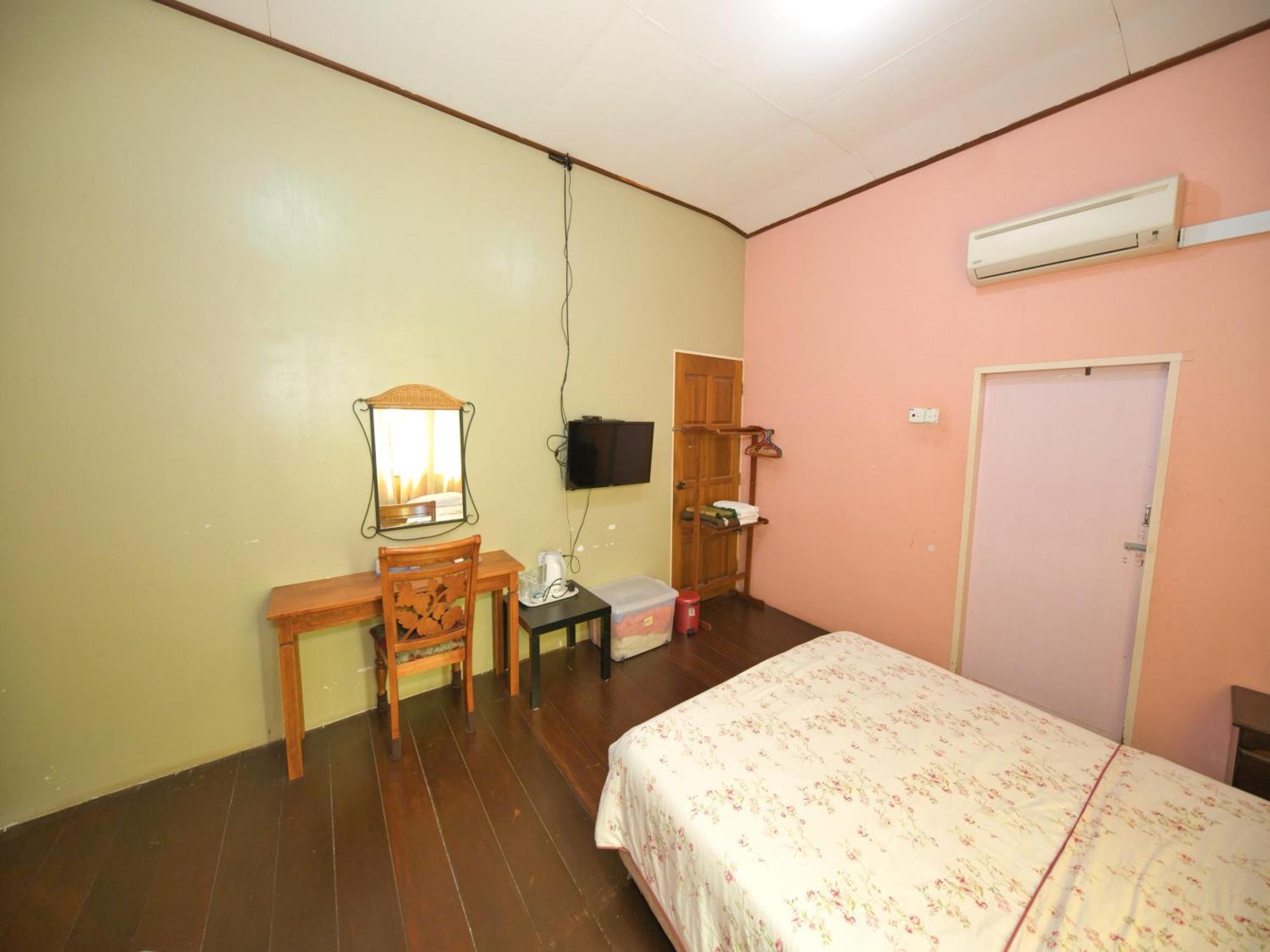 קמפונג גונג בדק Oyo 90968 Teratak Samuderakita, Chalet & Guesthouse מראה חיצוני תמונה